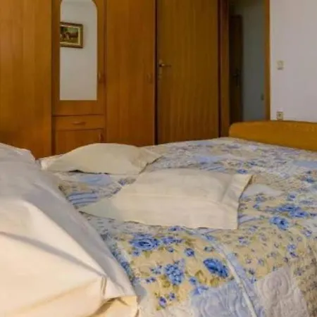 Mali Marino 1 Selce